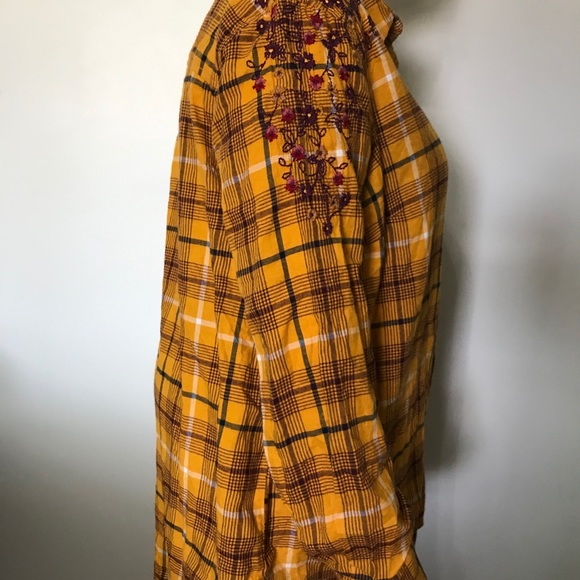 ▪️Button Down▪️ - Picture 2 of 4